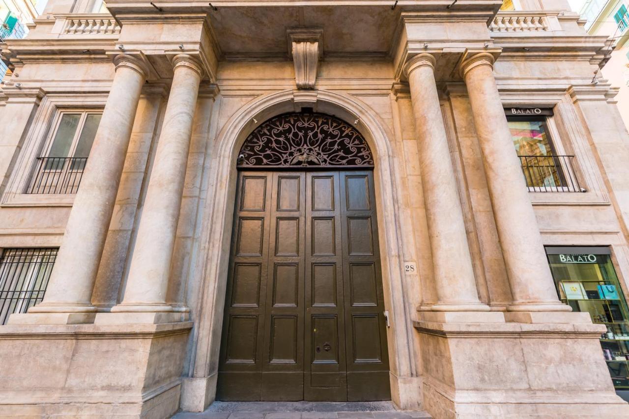那不勒斯Dimora Doria D'Angri住宿加早餐旅馆 外观 照片